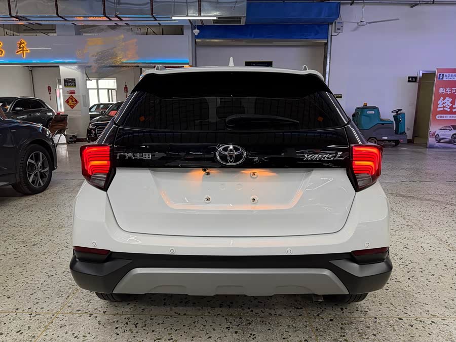 Toyota Yaris L 2022