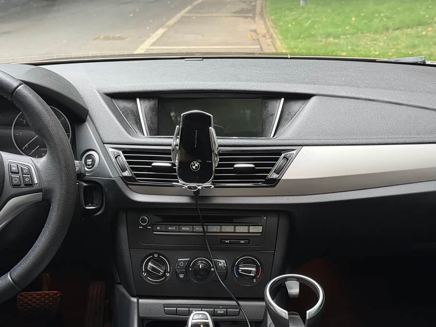 BMW X1 2015 — фото 18