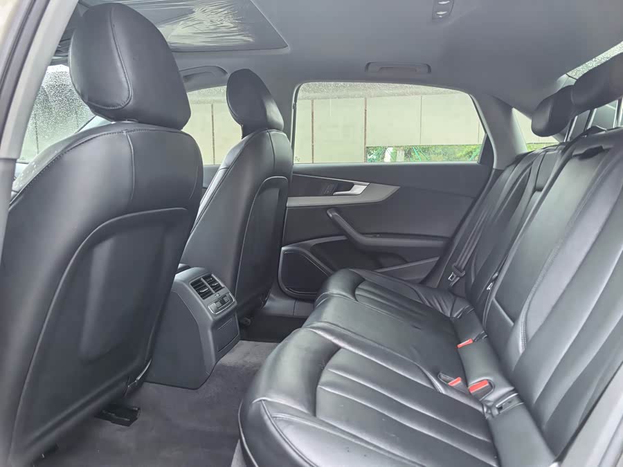 Audi A4L 2018