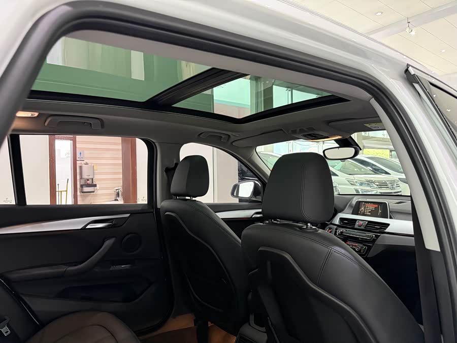 BMW X1 2018 — фото 11