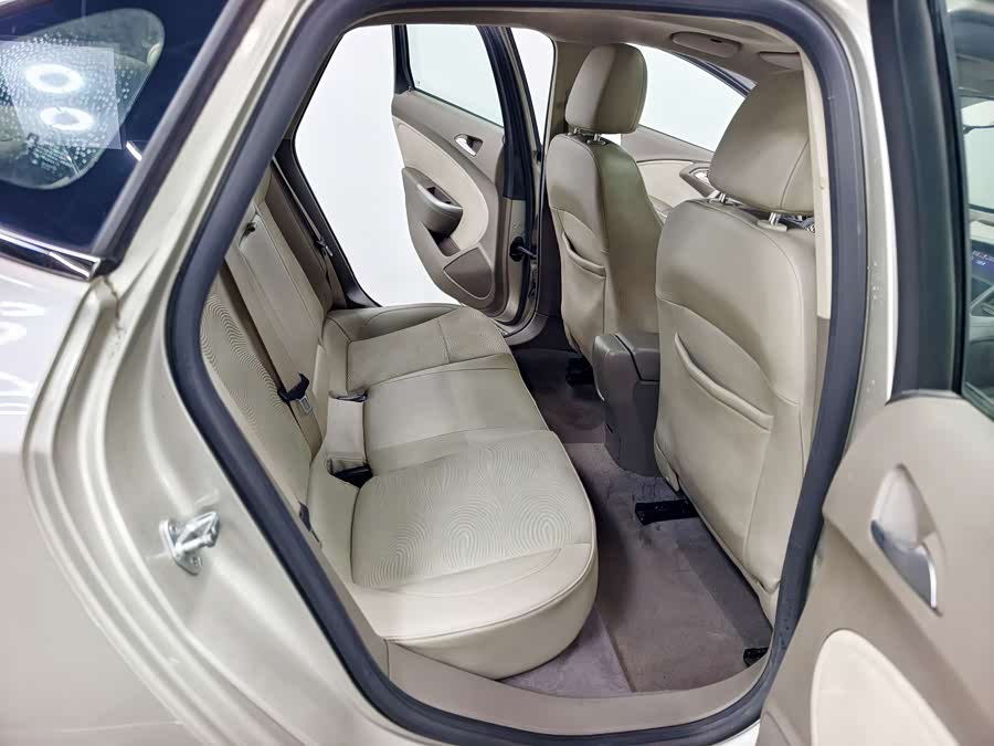 Buick Excelle GT 2013 — фото 16