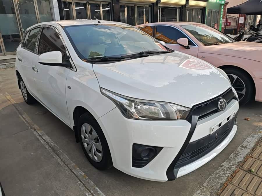 Toyota Yaris L 2014