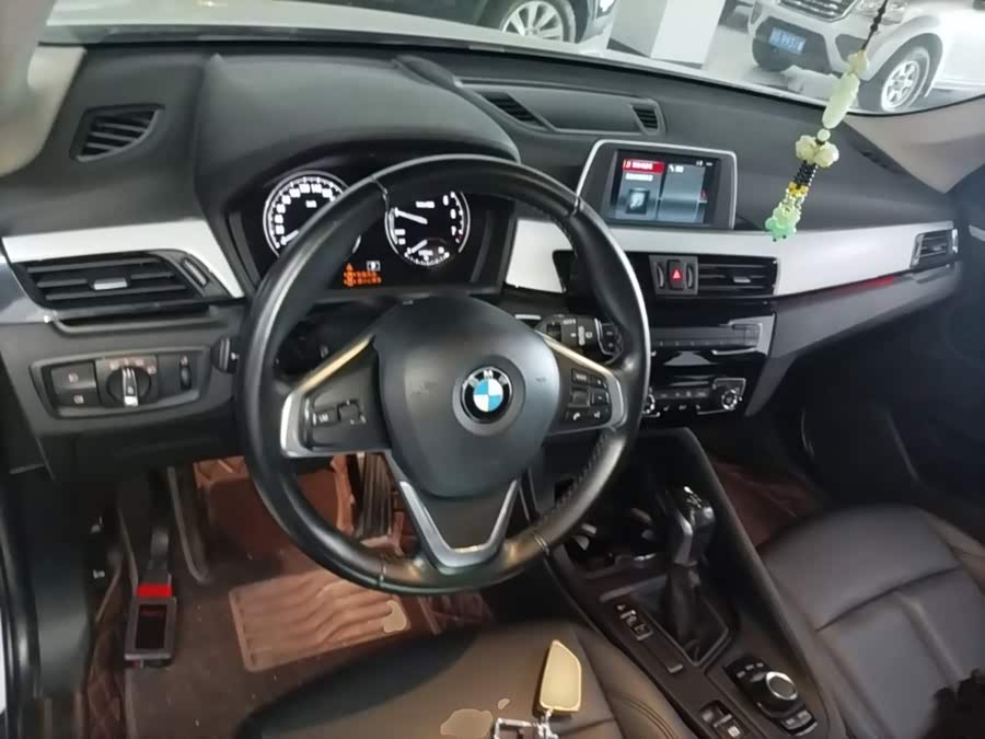 BMW X1 2019 — фото 10