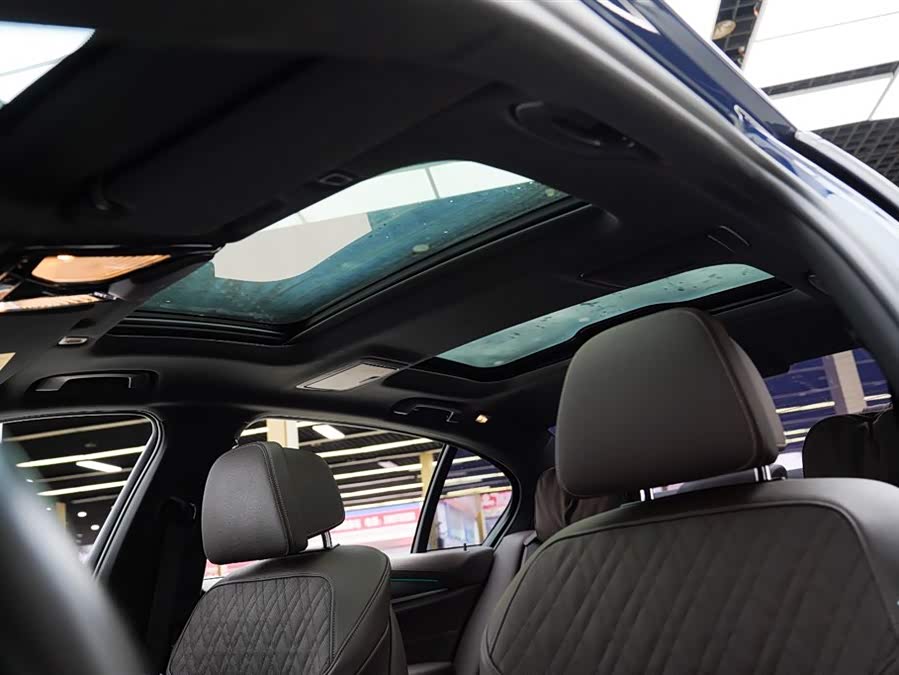 BMW 5 Series 2022 — фото 15