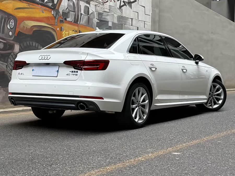 Audi A4L 2018