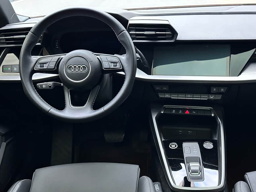 Audi A3 2023 — фото 13