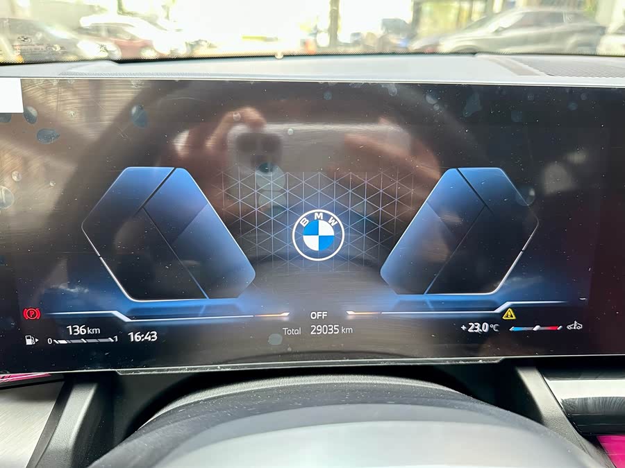 BMW 5 Series 2025 — фото 11