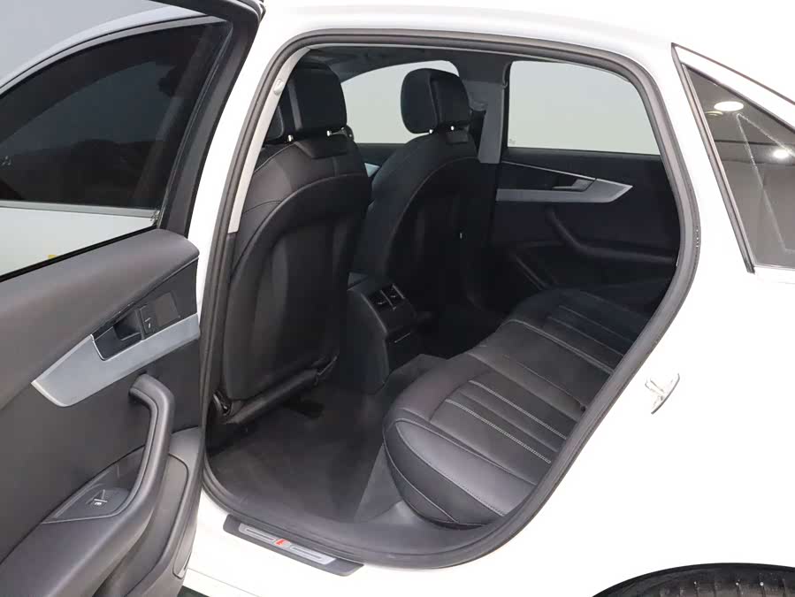 Audi A4L 2020