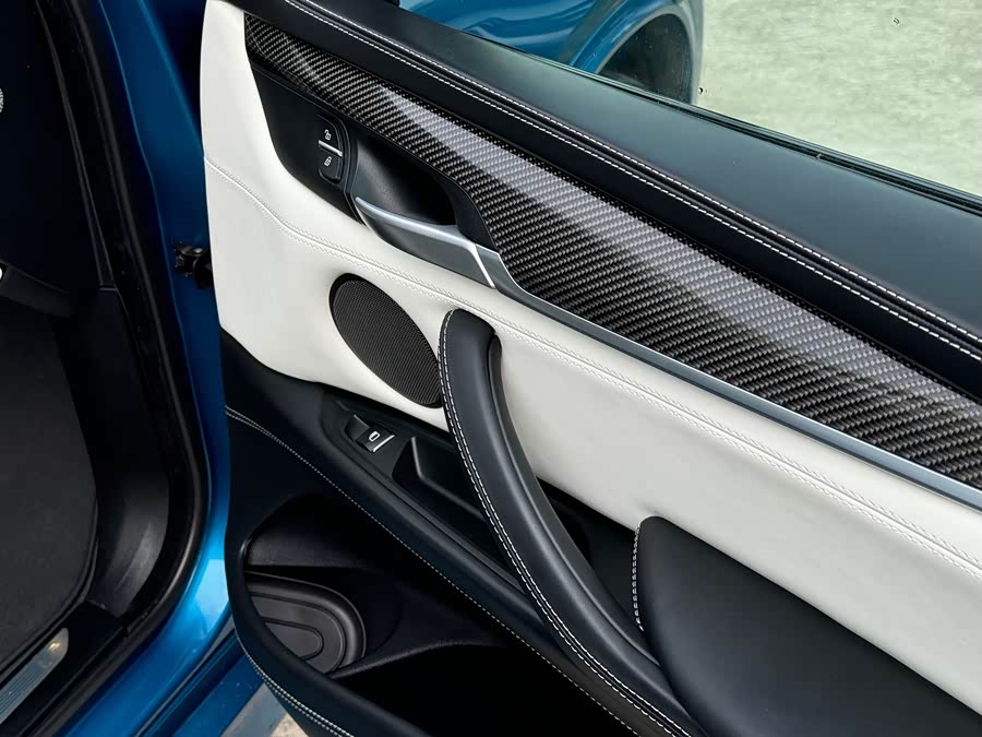 BMW X5 M 2015 — фото 16