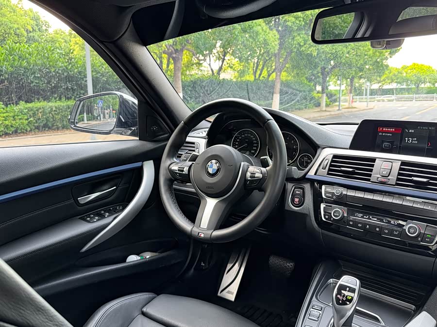 BMW 3 Series 2018 — фото 14