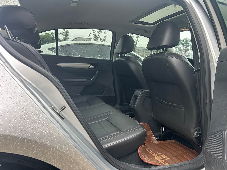 Volkswagen Lavida 2013
