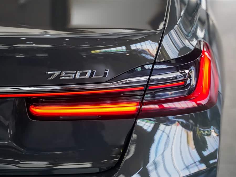 BMW 7 Series 2019 — фото 22