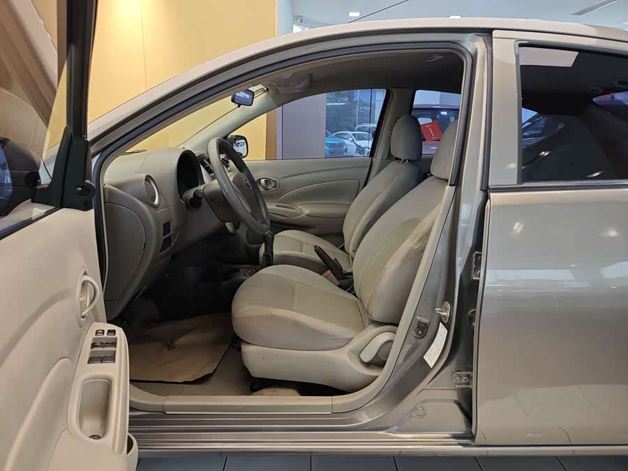 Nissan Sunny 2015 — фото 13