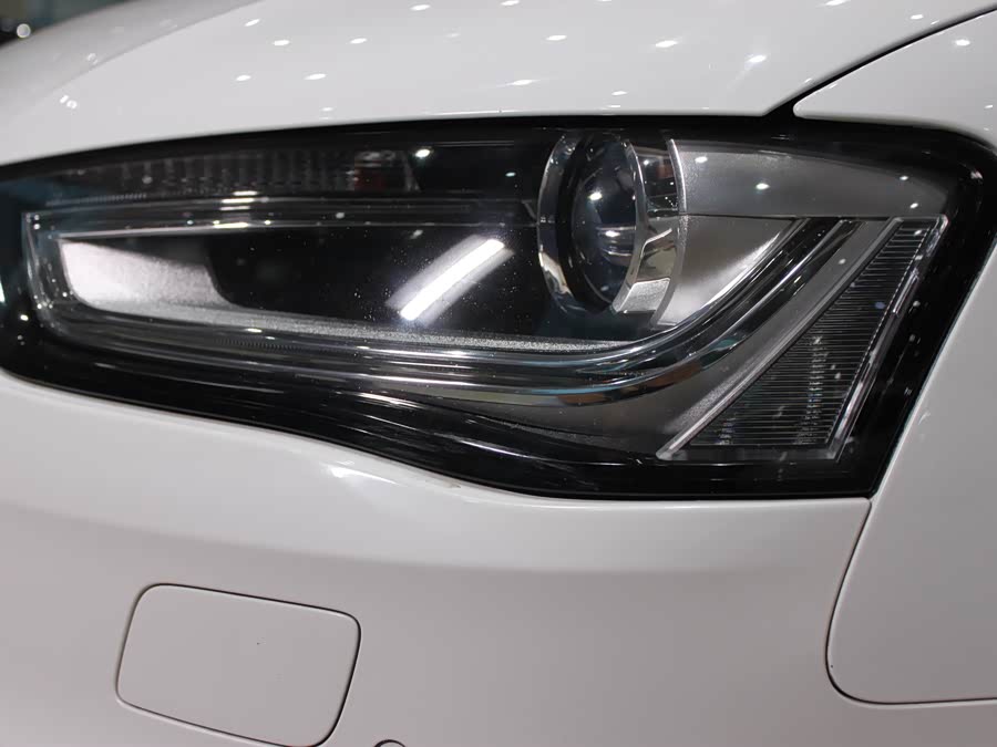 Audi A4L 2016