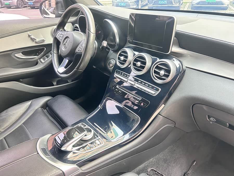 Mercedes-Benz GLC 2016 — фото 11