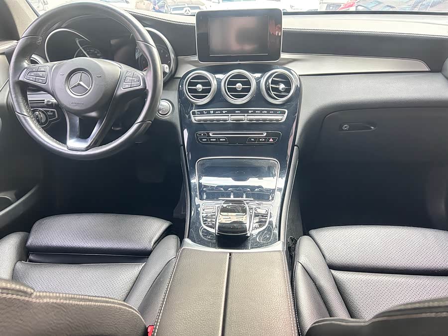 Mercedes-Benz GLC 2016 — фото 16