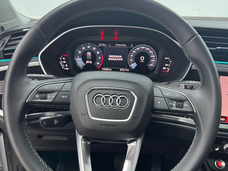 Audi Q3 2023 — фото 13