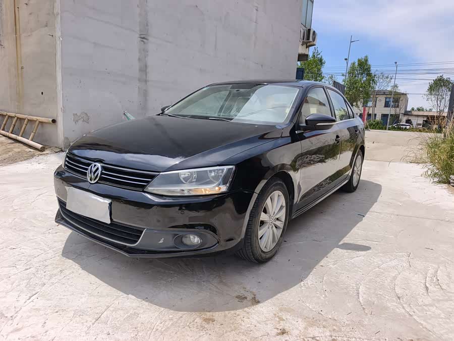 Volkswagen Sagitar 2014