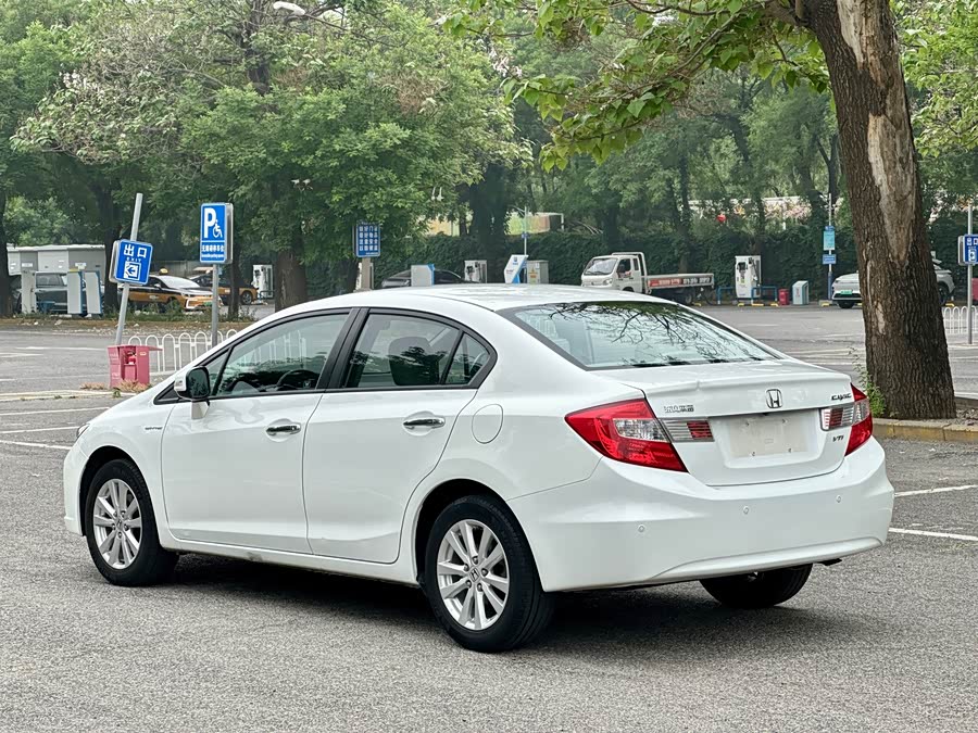 Honda Civic 2014 — фото 11