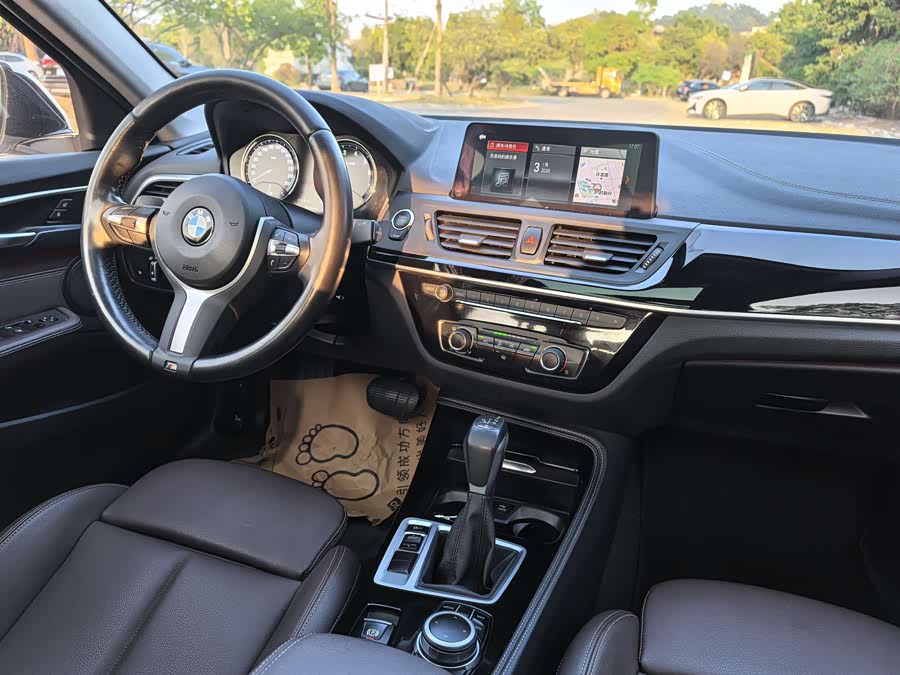 BMW 1 Series 2019 — фото 9