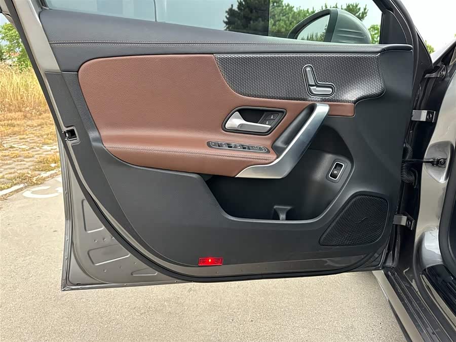 Mercedes-Benz A-Class 2020 — фото 13