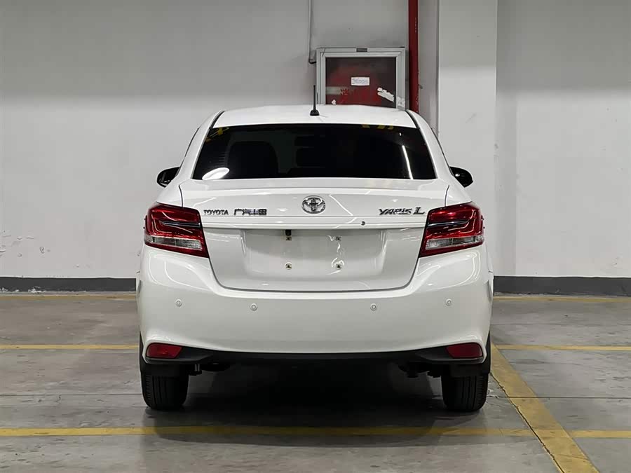 Toyota Yaris L 2022
