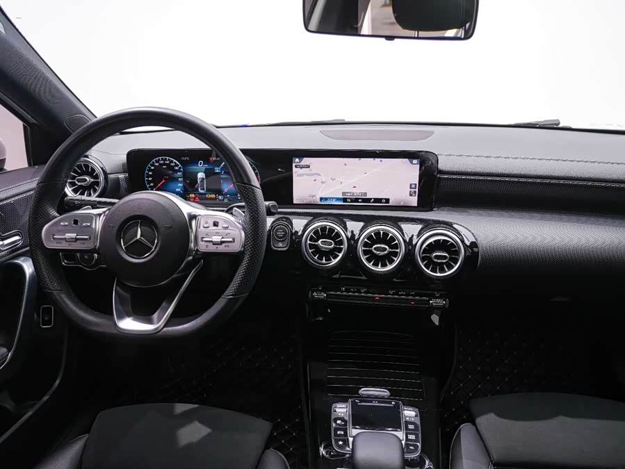 Mercedes-Benz A-Class 2021 — фото 15