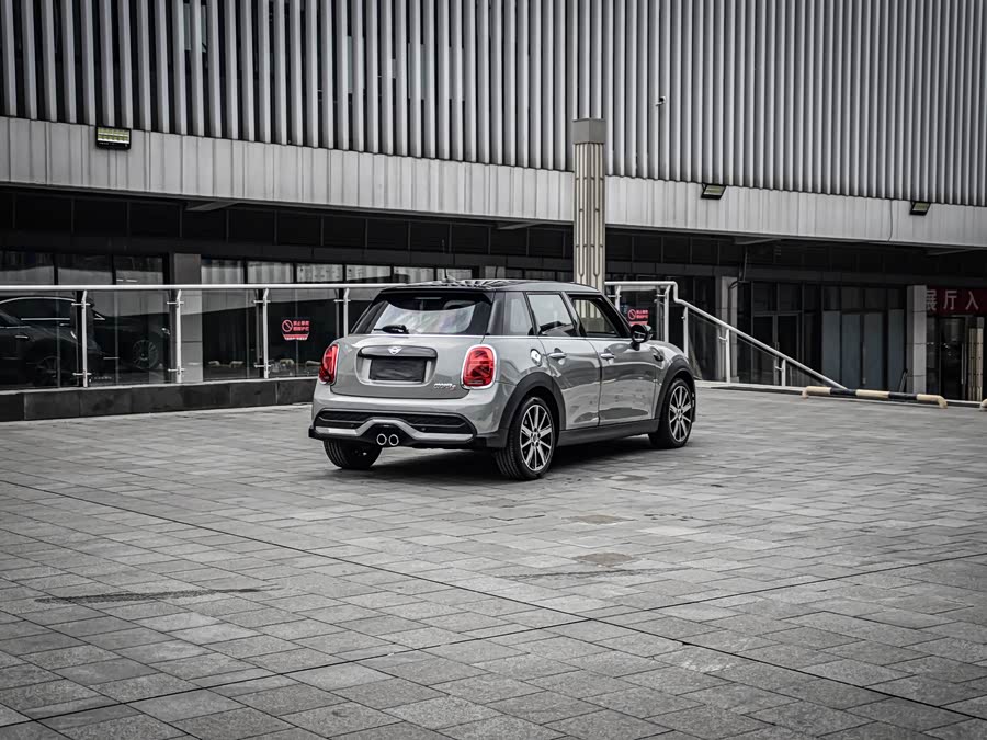 MINI MINI 2022