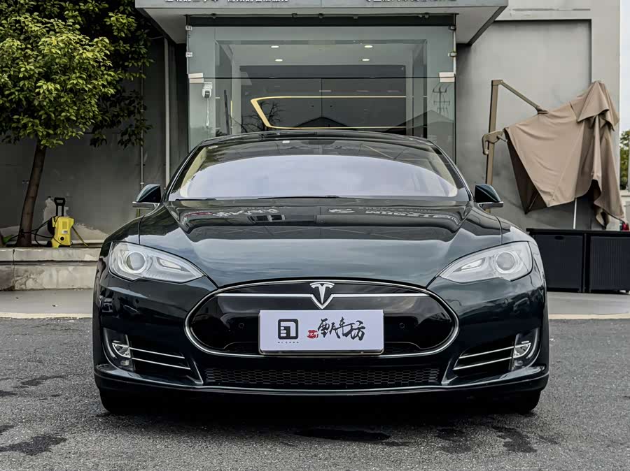 Tesla Model S 2014