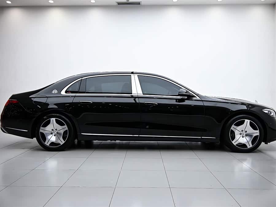 Mercedes-Benz Maybach S-Class 2025