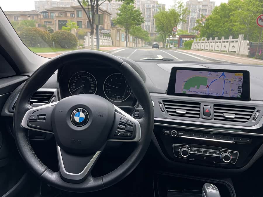 BMW 1 Series 2017 — фото 9