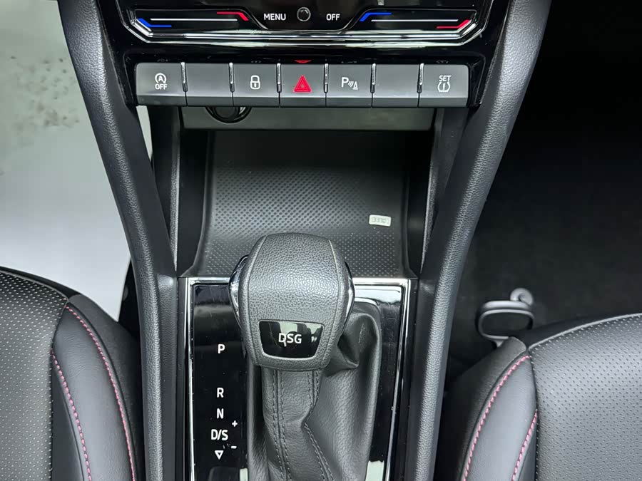 Skoda Korok 2022 — фото 15