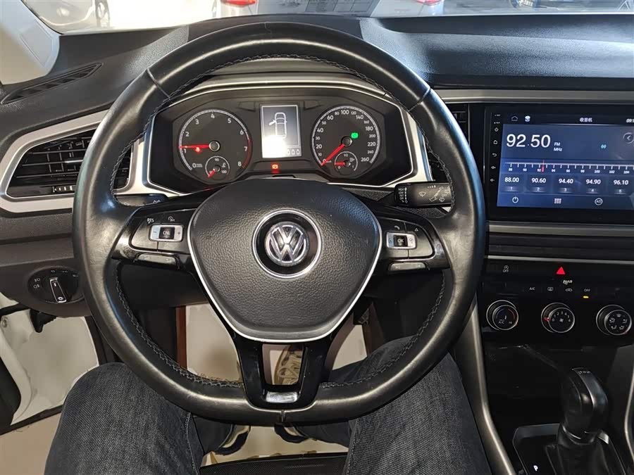 Volkswagen T-Roc 2018 — фото 8