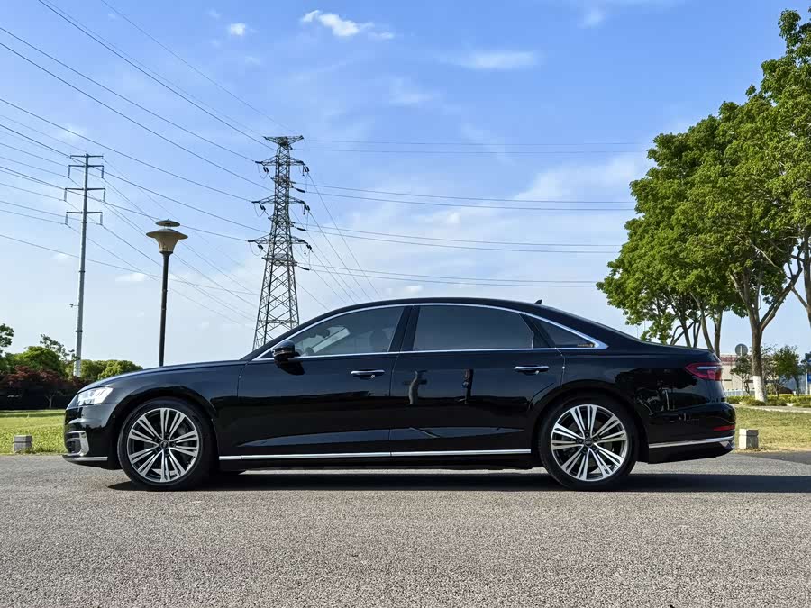 Audi A8 2021 — фото 15