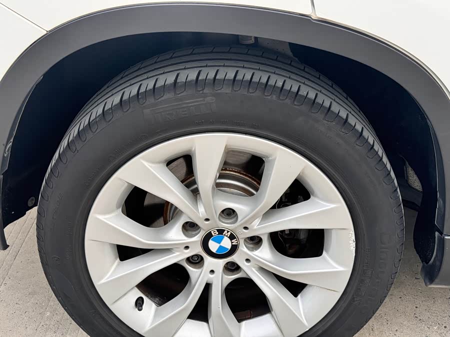 BMW X1 2012 — фото 8