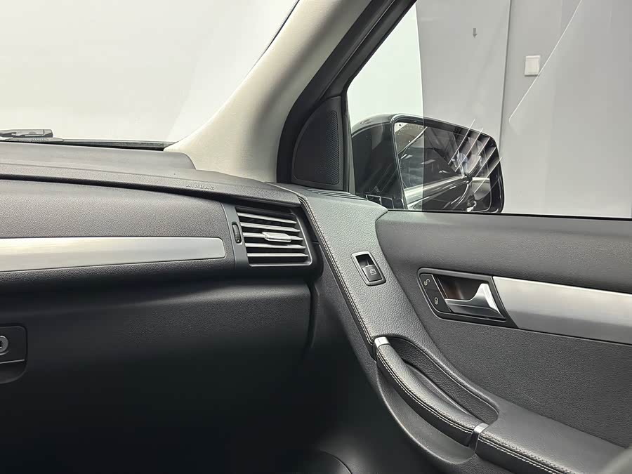 Mercedes-Benz R-Class 2015 — фото 33