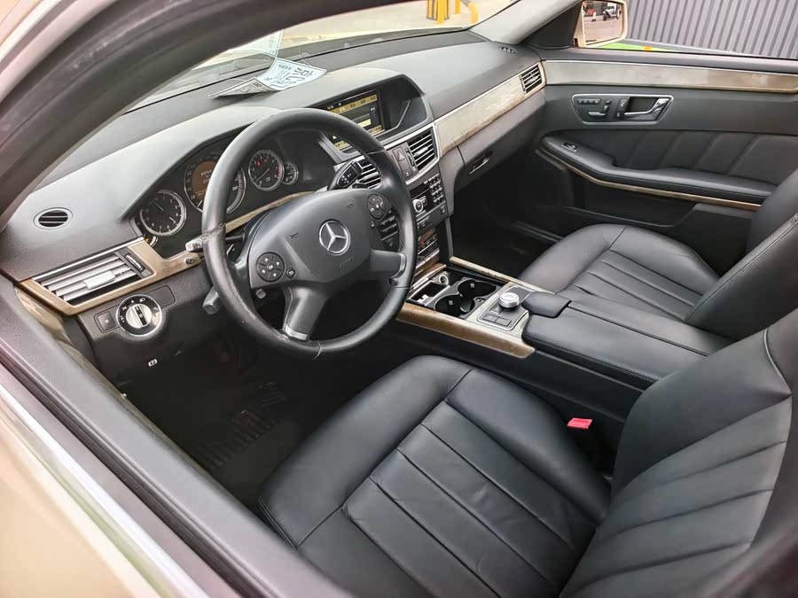 Mercedes-Benz E-Class 2010 — фото 11