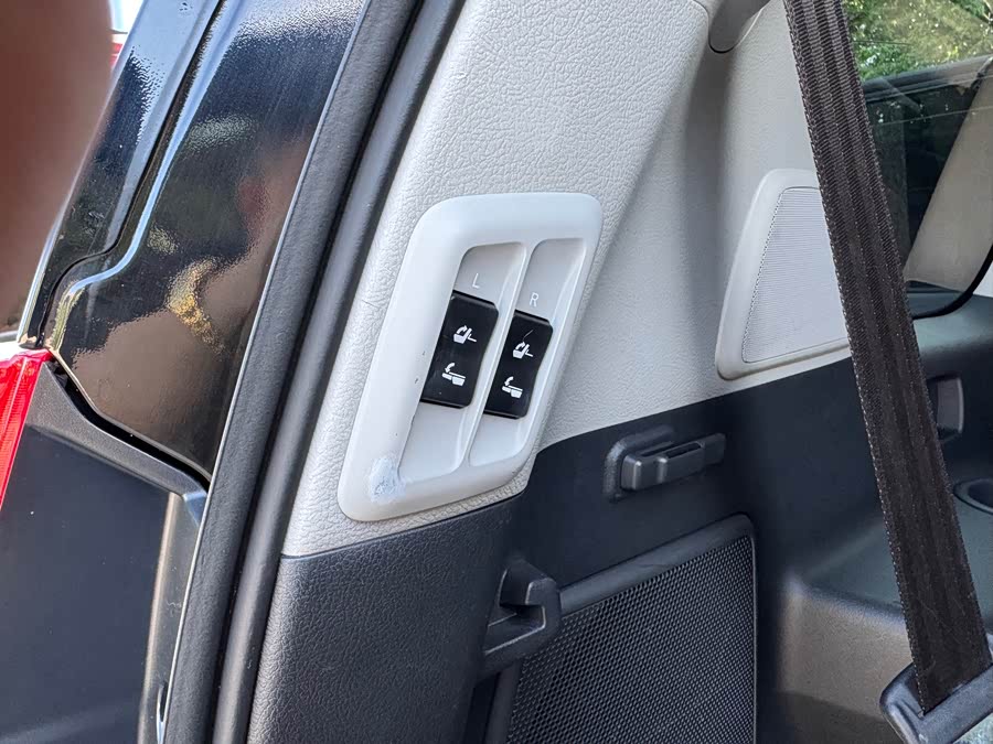 Toyota Prado 2016 — фото 19