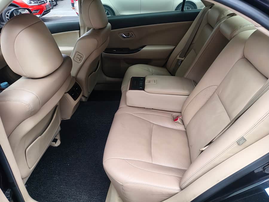 Toyota Crown 2010