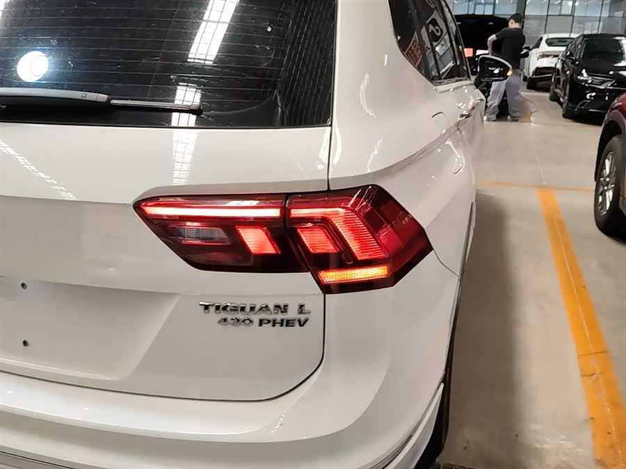 Volkswagen Tiguan L Plug-In Hybrid 2020 — фото 8