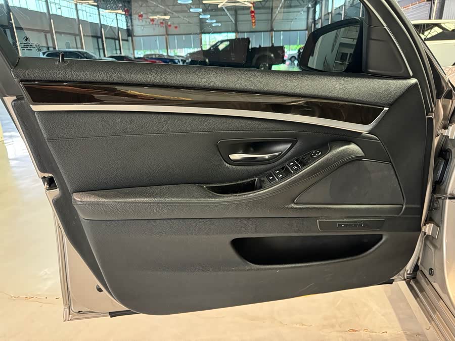 BMW 5 Series 2013 — фото 12