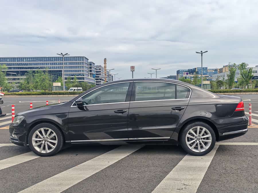 Volkswagen Magotan 2012