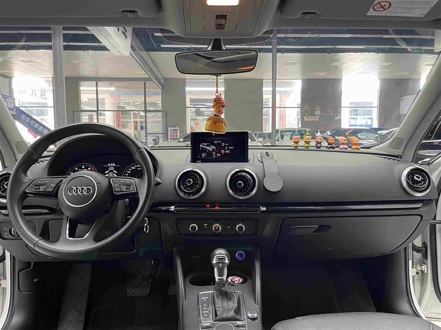 Audi A3 2019 — фото 14