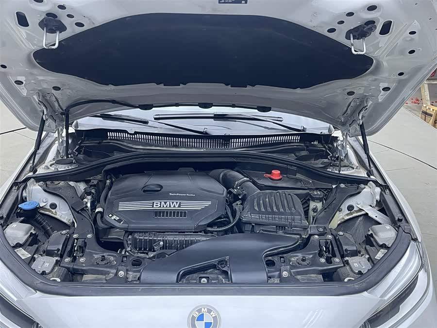 BMW 1 Series 2022 — фото 14