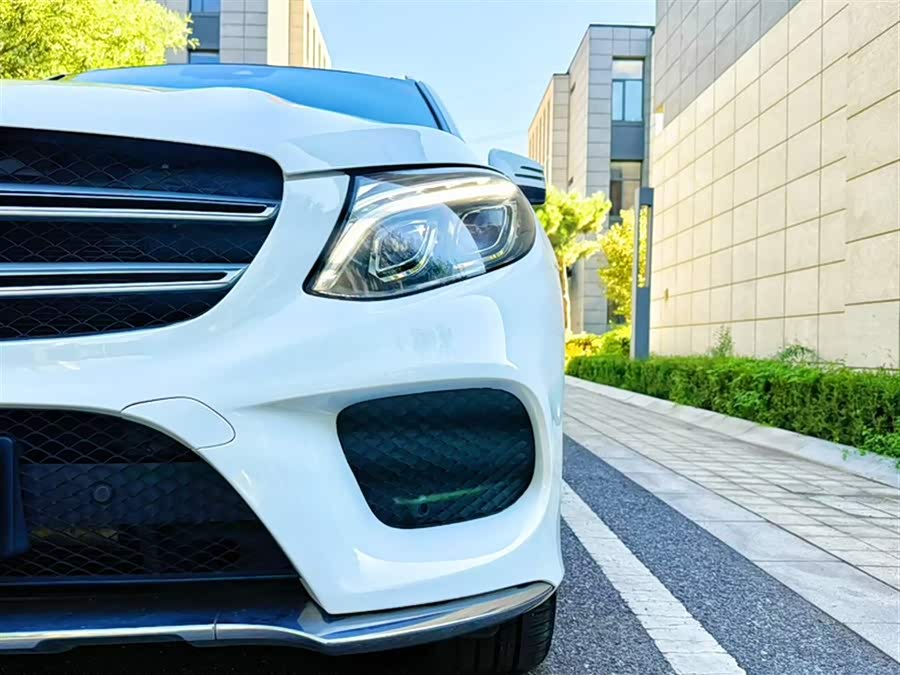 Mercedes-Benz GLE 2016 — фото 18