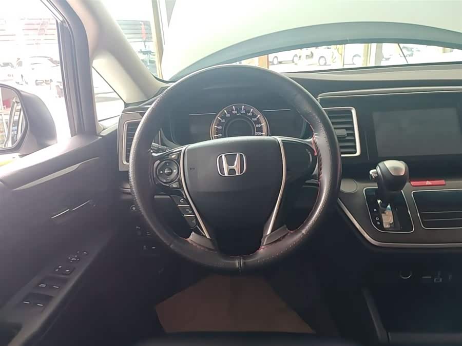 Honda Elysion 2016 — фото 11
