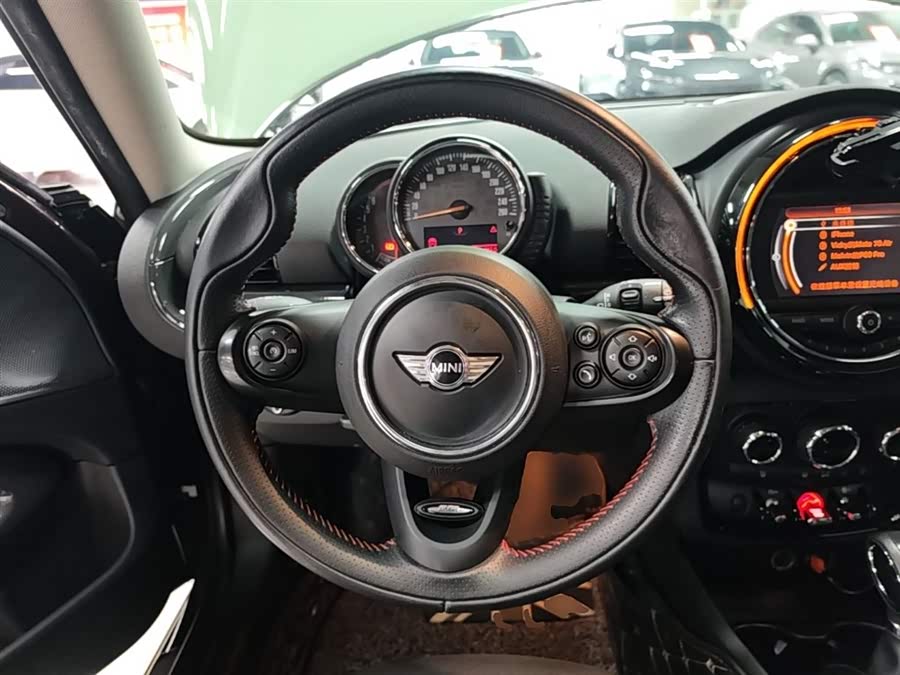MINI Clubman 2016 — фото 11