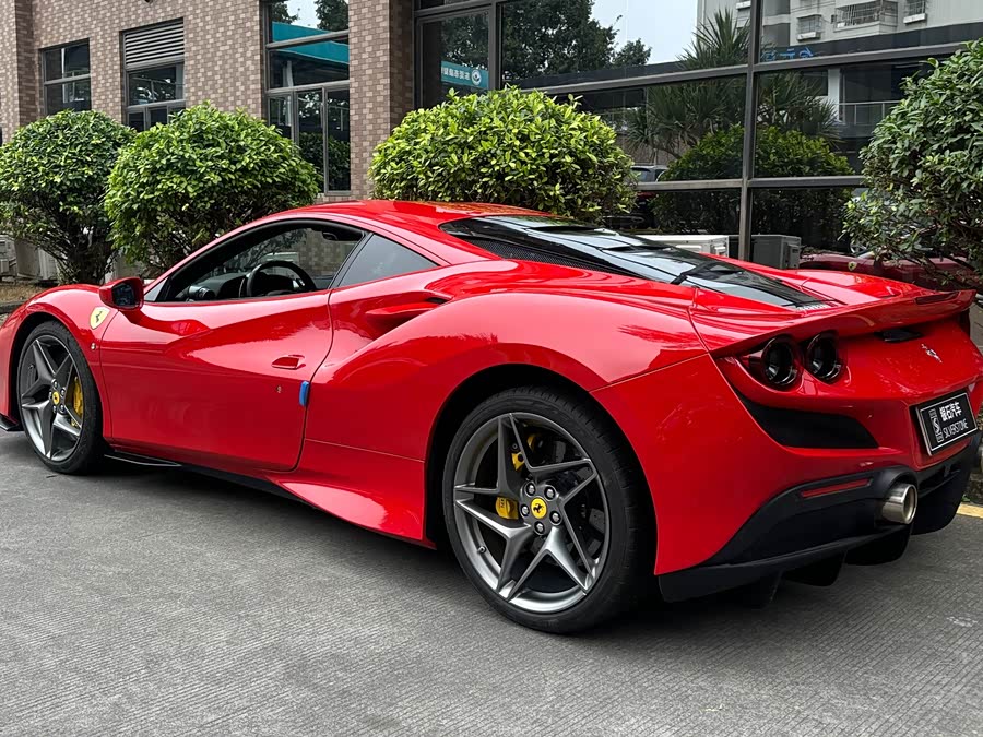 Ferrari F8 2019