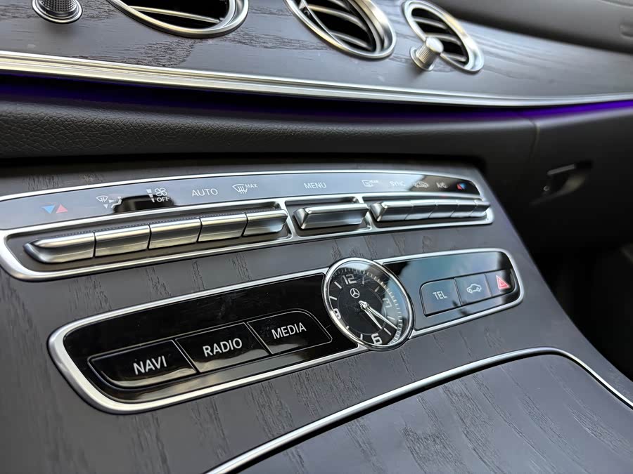 Mercedes-Benz E-Class 2020 — фото 20