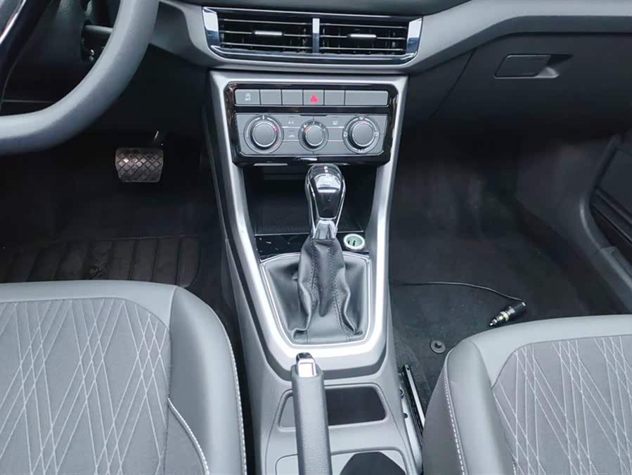 Volkswagen T-Cross 2019 — фото 16